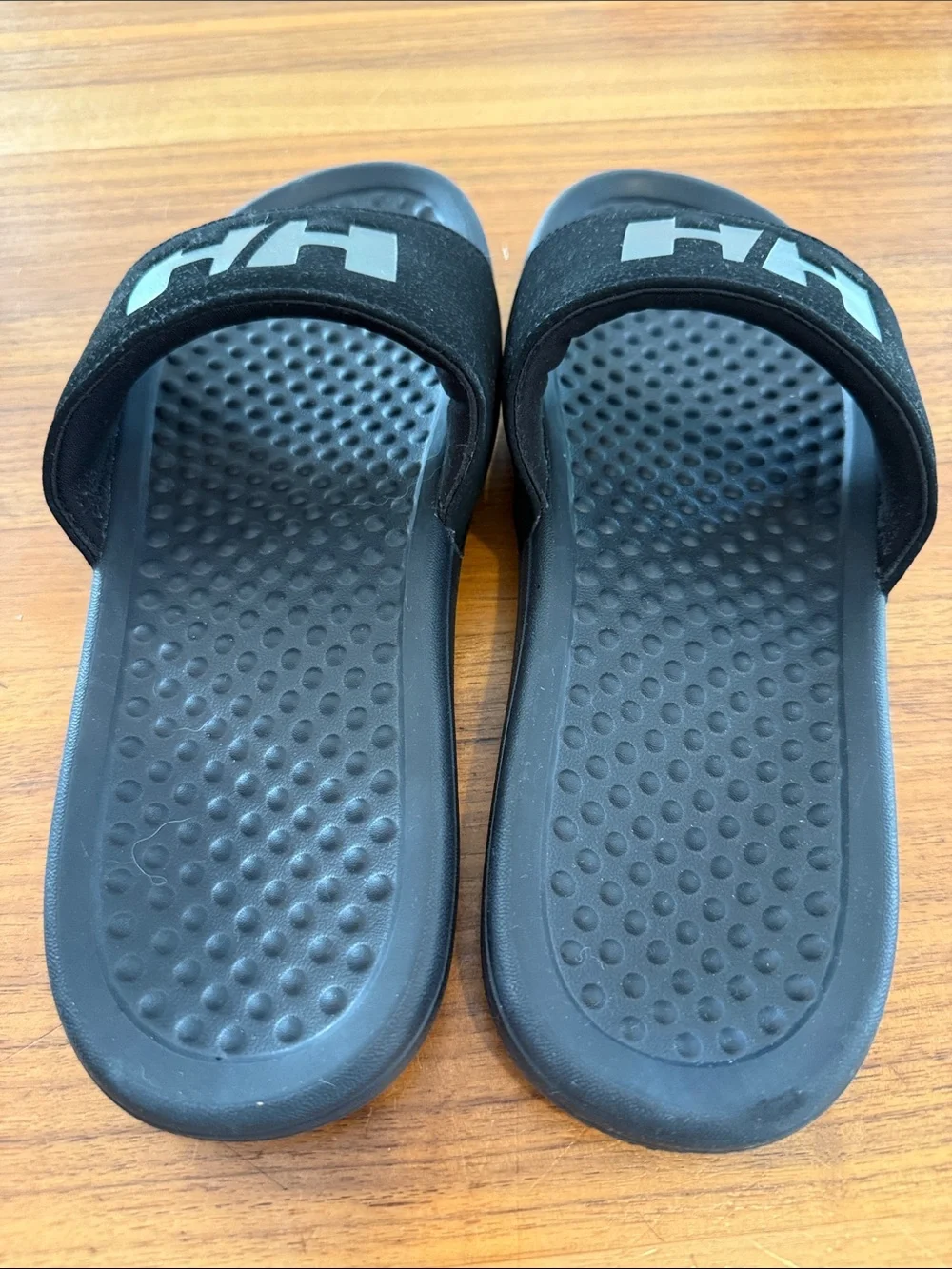 Helly Hansen Black Slide Sandals with Gray HH Logo sz 9